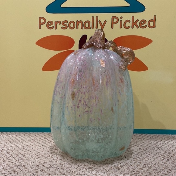 Cupcakes & Cashmere Blown Glass Pumpkin - Picture 1 of 5